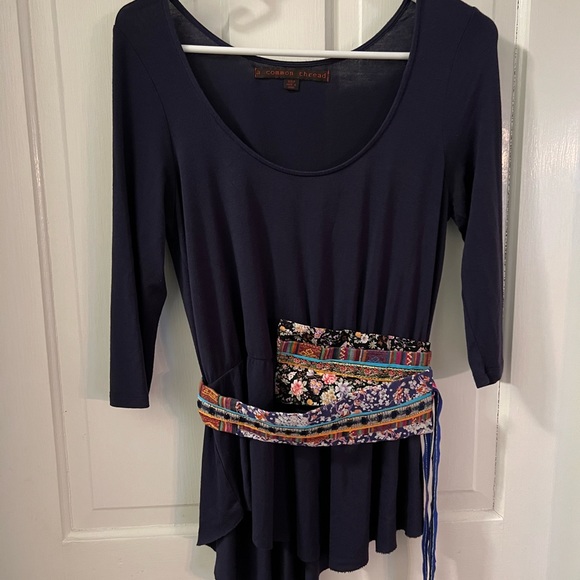 Anthropologie, 3/4 sleeve navy blue scoop neck top with attached belt, size S - Picture 3 of 6